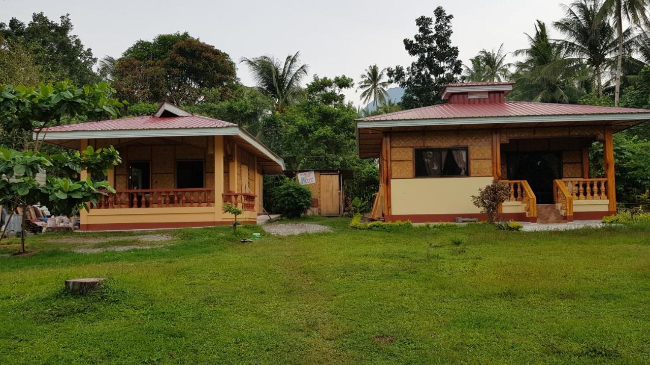 Paco's Garden Home Stay Mambajao Buitenkant foto