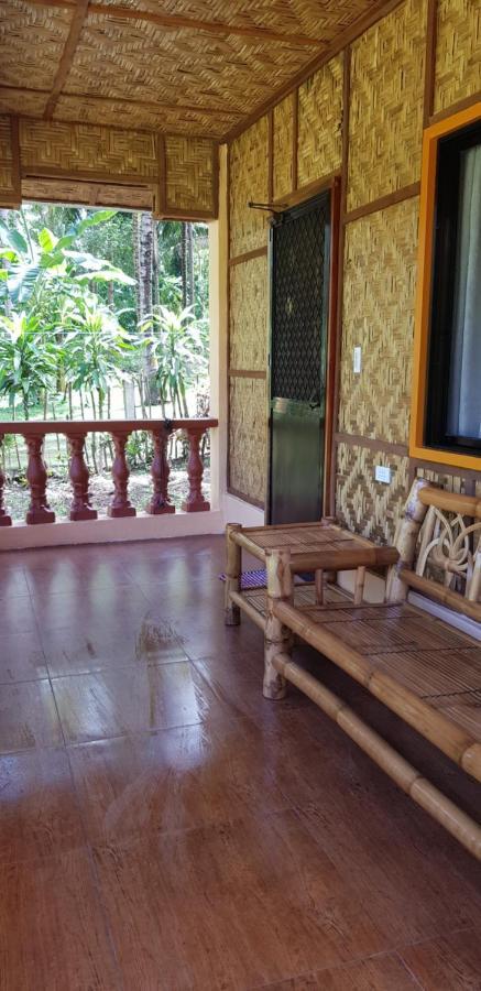 Paco's Garden Home Stay Mambajao Buitenkant foto