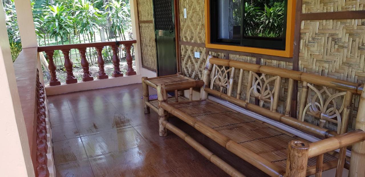 Paco's Garden Home Stay Mambajao Buitenkant foto