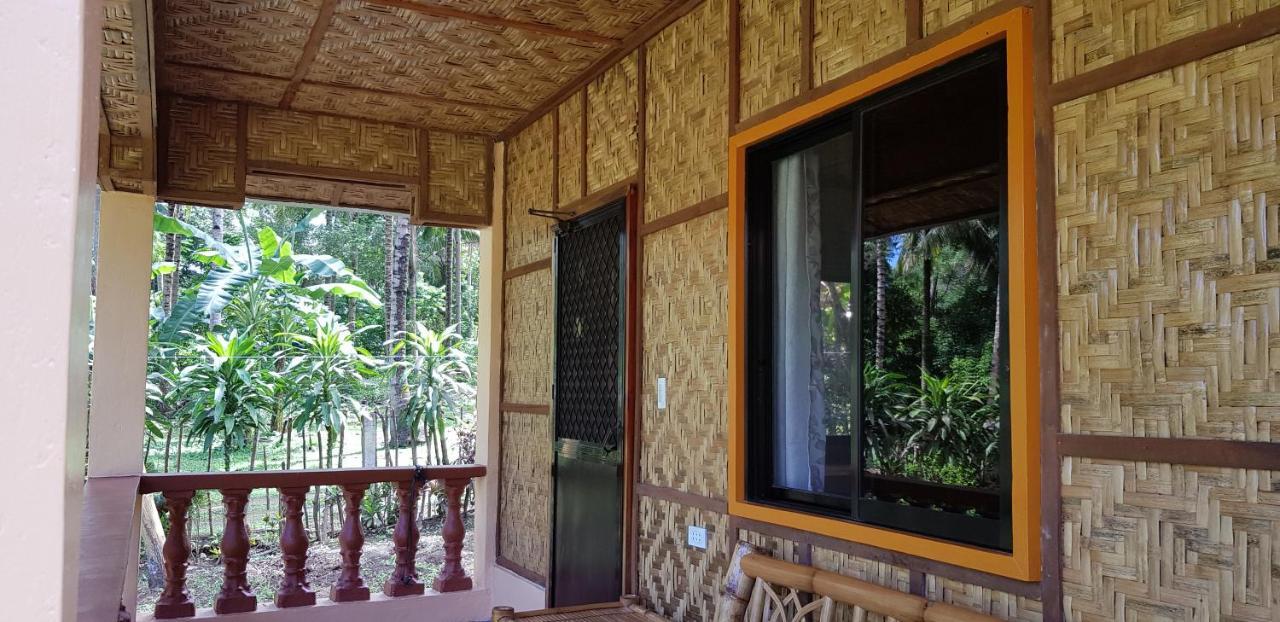 Paco's Garden Home Stay Mambajao Buitenkant foto