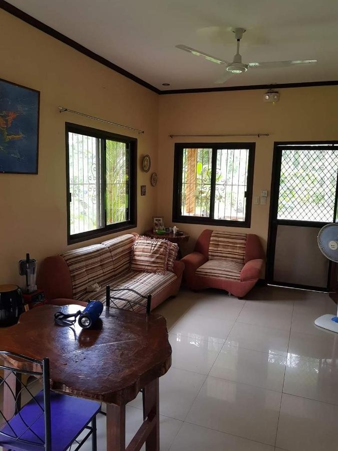 Paco's Garden Home Stay Mambajao Buitenkant foto