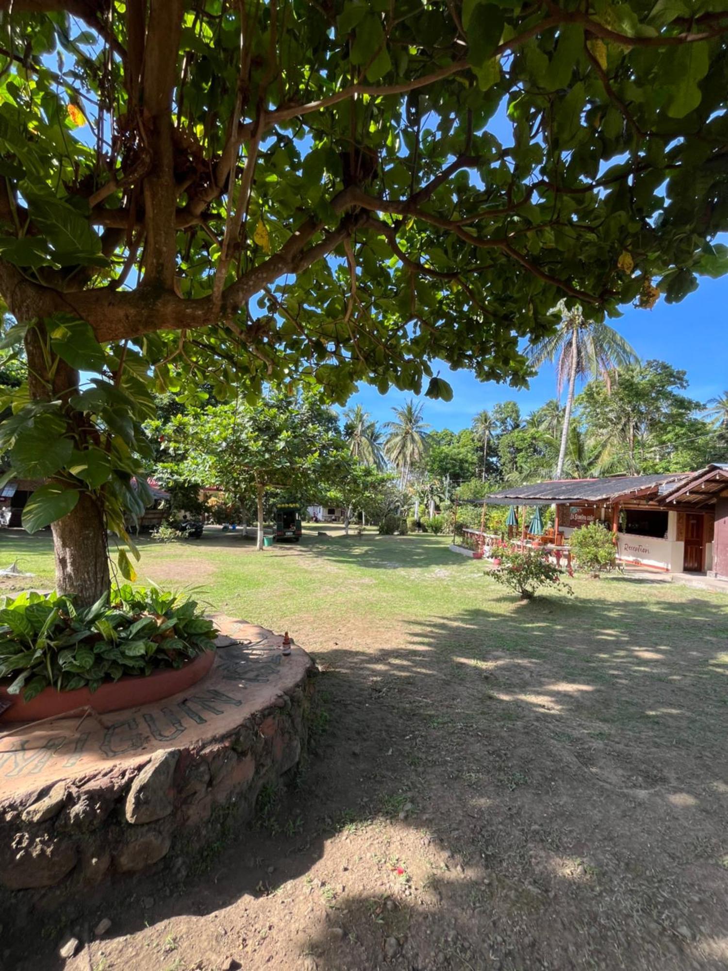 Paco's Garden Home Stay Mambajao Buitenkant foto