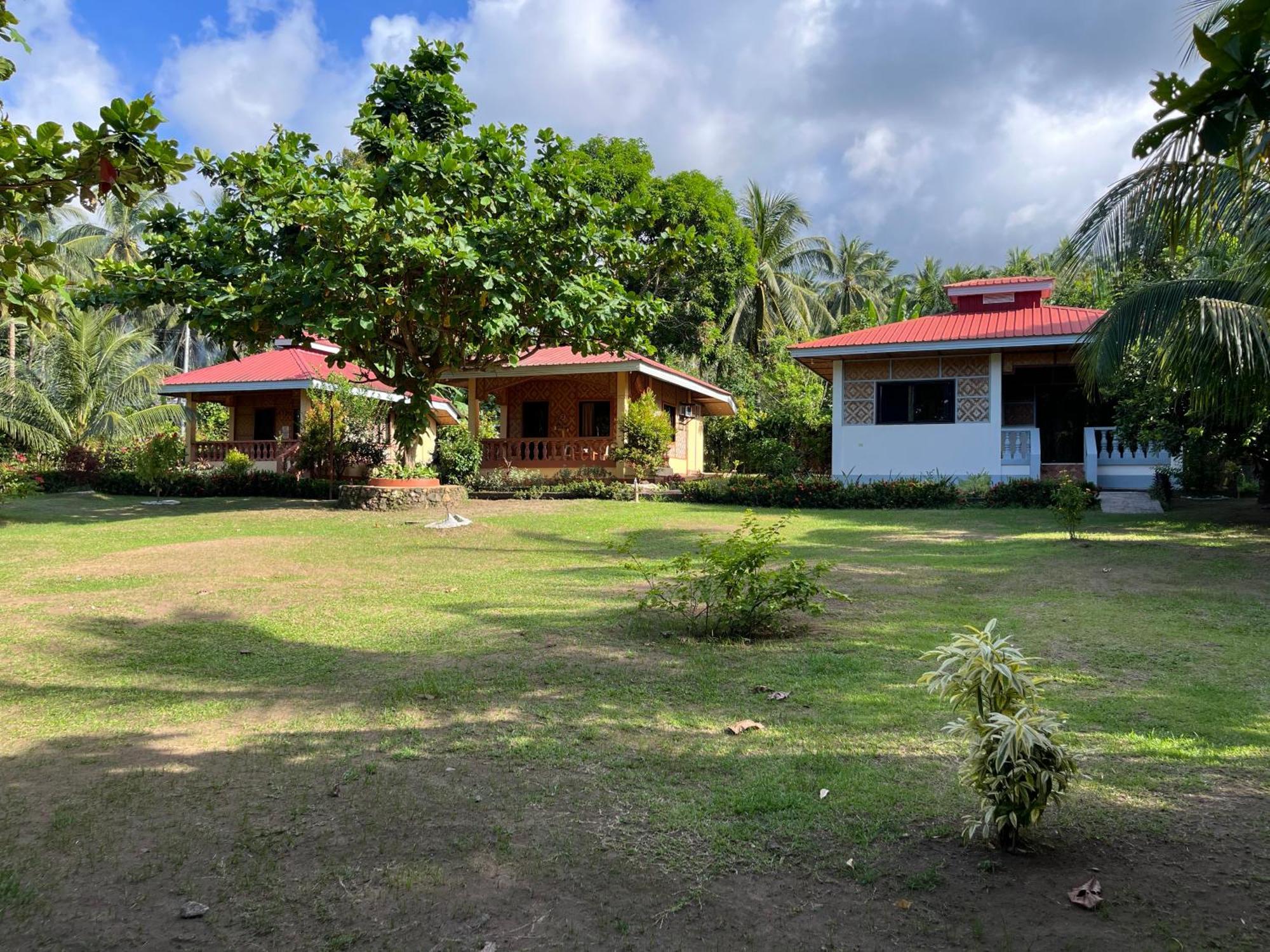 Paco's Garden Home Stay Mambajao Buitenkant foto