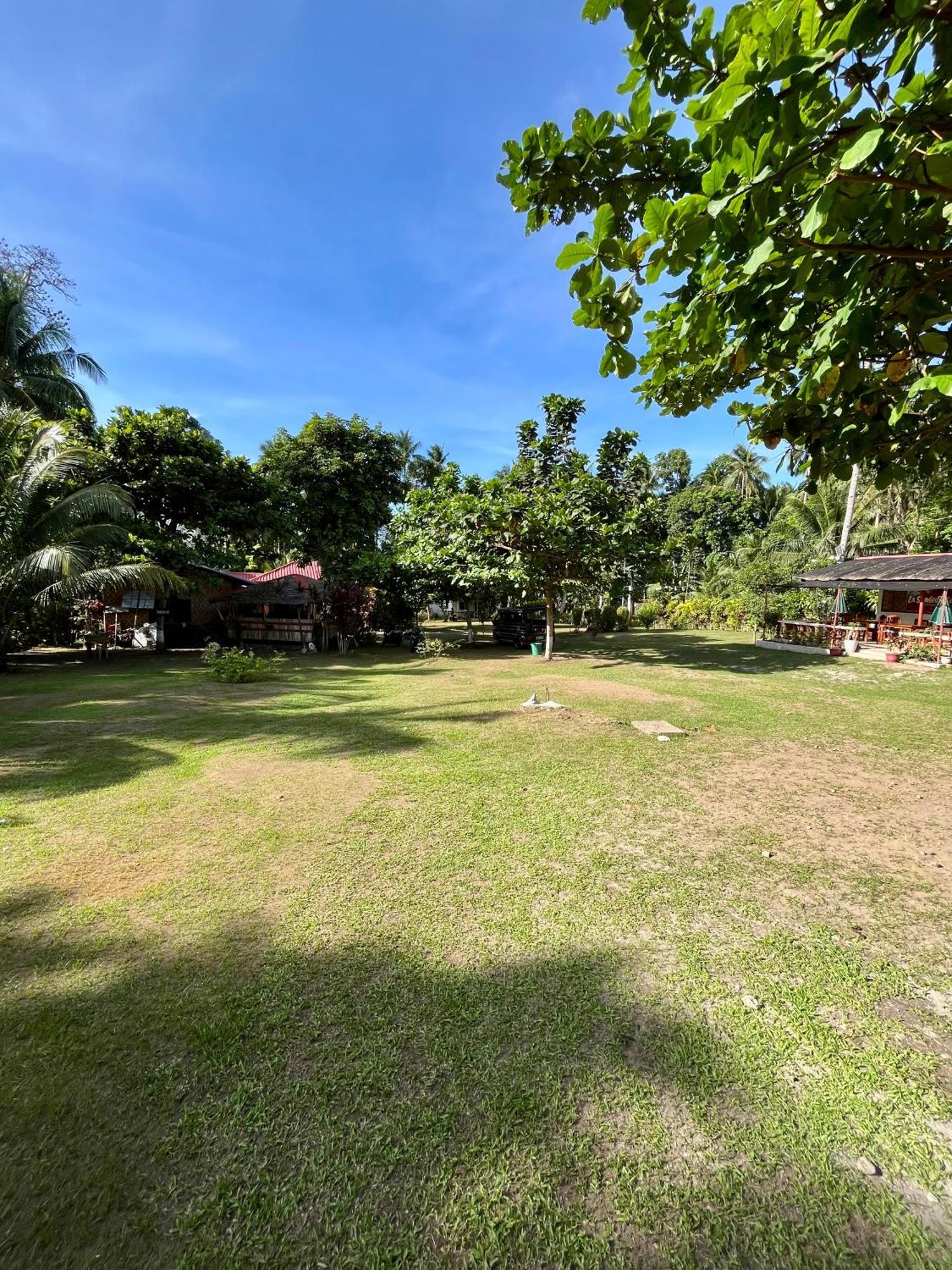 Paco's Garden Home Stay Mambajao Buitenkant foto