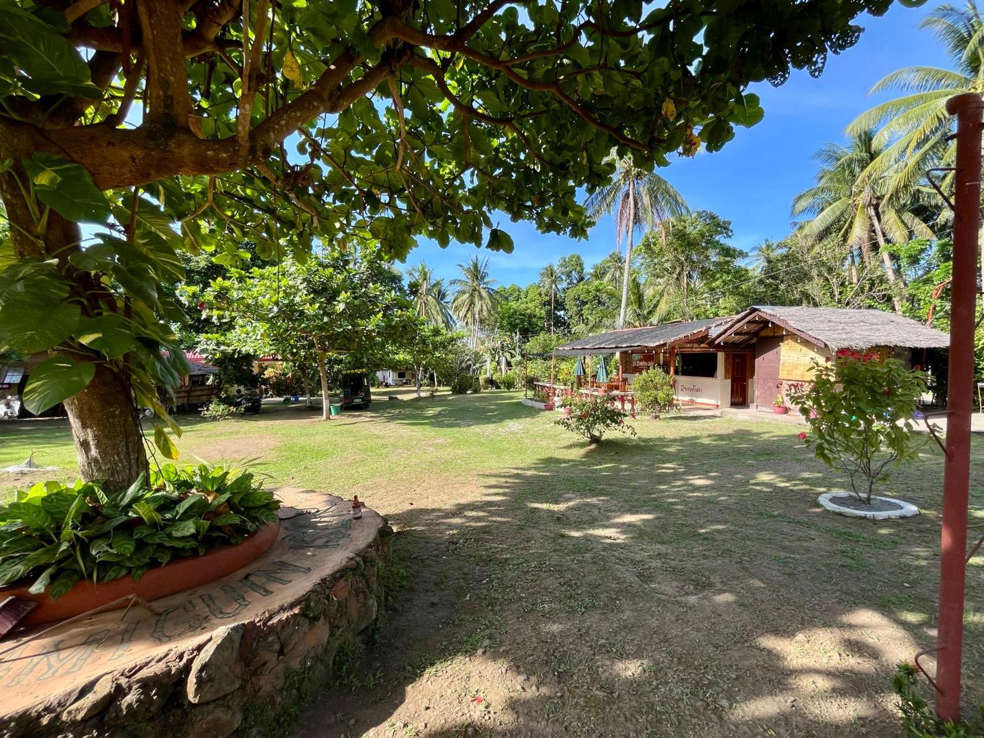 Paco's Garden Home Stay Mambajao Buitenkant foto
